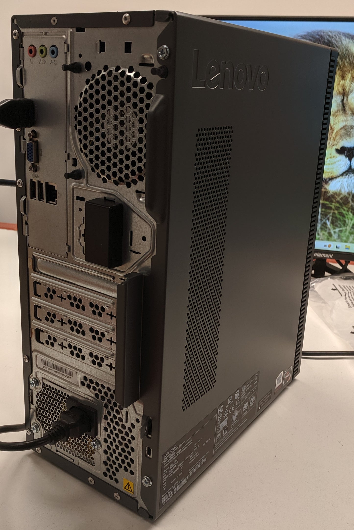Lenovo IdeaCentre 510A-15ARR | AMD Ryzen 3 2200G 1TB 8GB RAM