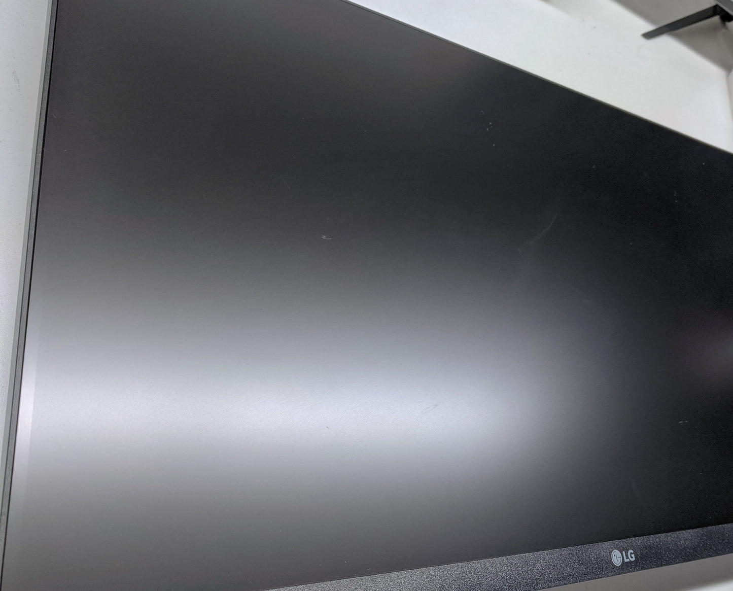 LG 24MP400 23.8in IPS FHD MONITOR - SCRATCHED