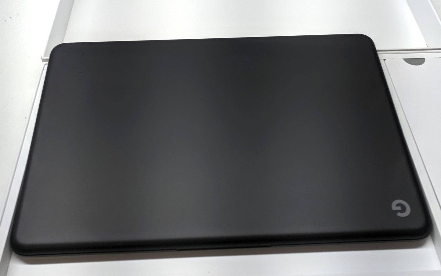 Google Pixelbook Go 13.3 M3-8100@1.6GHZ, 8GB, 64GB