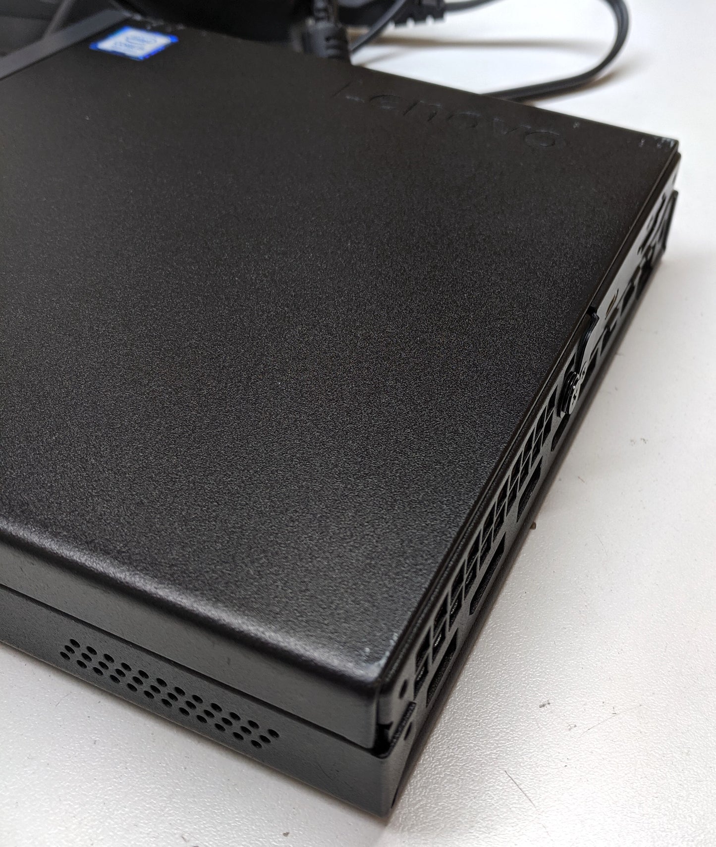Lenovo thinkcentre M720q Desktop I5-9400T@1.8GHZ, 8GB, 256GB