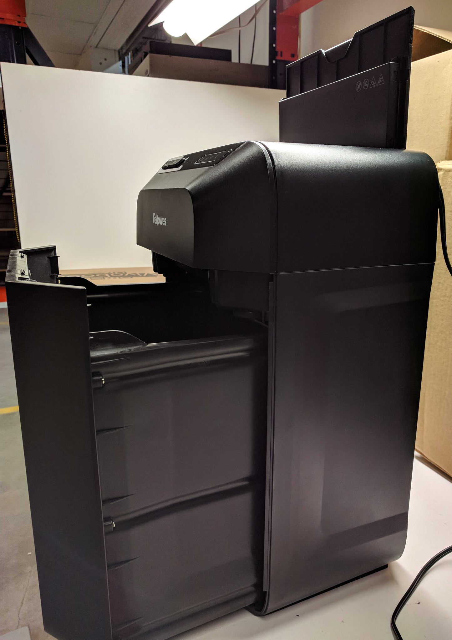 FELLOWES 100MA AUTO FEED MICRO-CUT SHREDDER -SCRATCHES