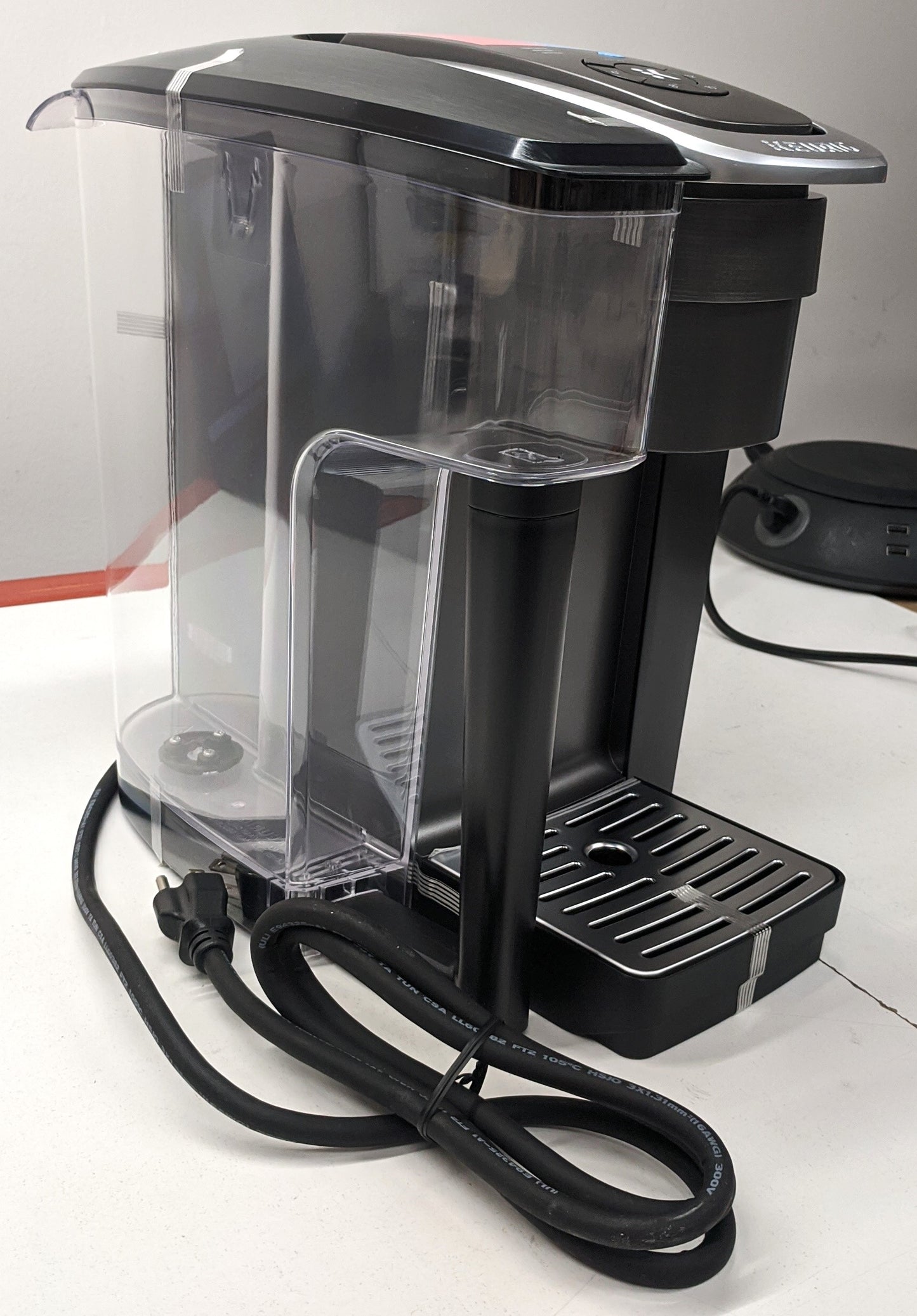 KEURIG K-1550 COFFE MAKER BLACK