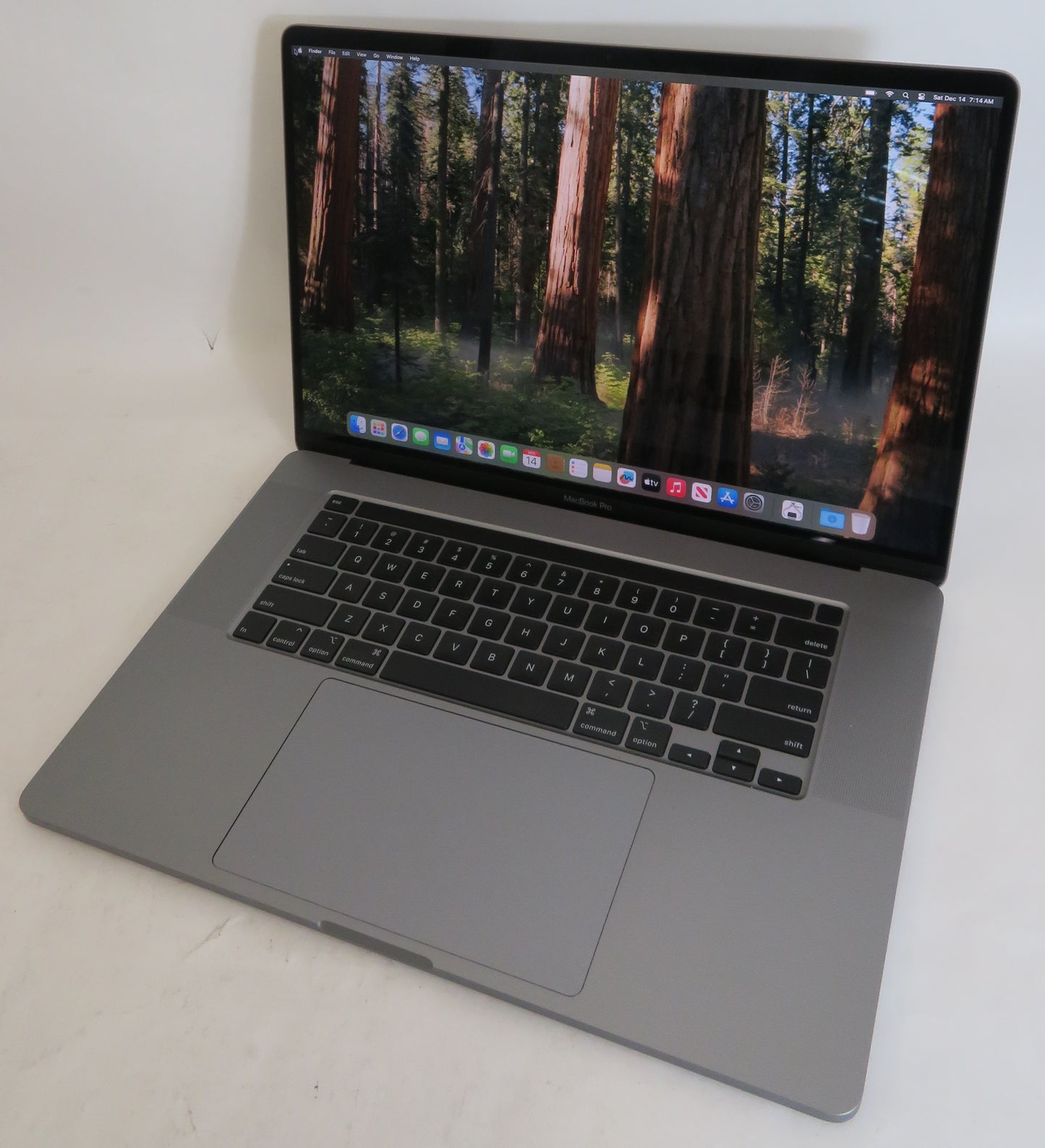 Apple MacBook Pro 2019 16in A2141 i7-9750H @2.6GHz 16GB RAM 512GB Sequoia 5300M