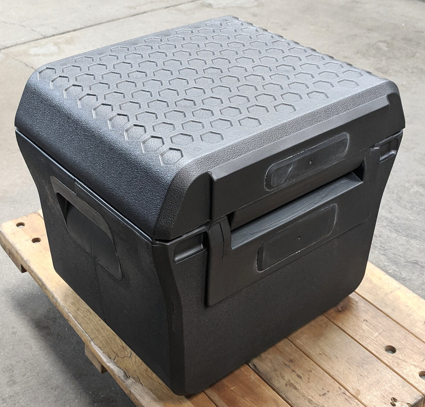 SENTRYSAFE WATERPROOF FIRE-RESISTANT 0.66 CU FT CAPACITY, CHARCOAL GRAYFHW40200