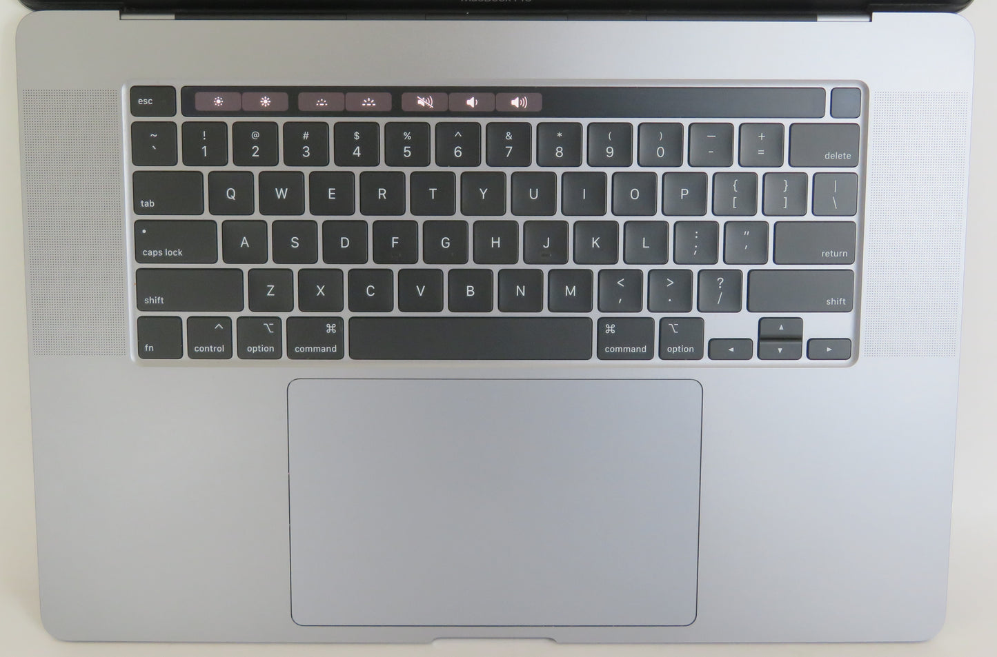 Apple MacBook Pro 2019 16in A2141 i7-9750H @2.6GHz 16GB RAM 512GB Sequoia 5300M