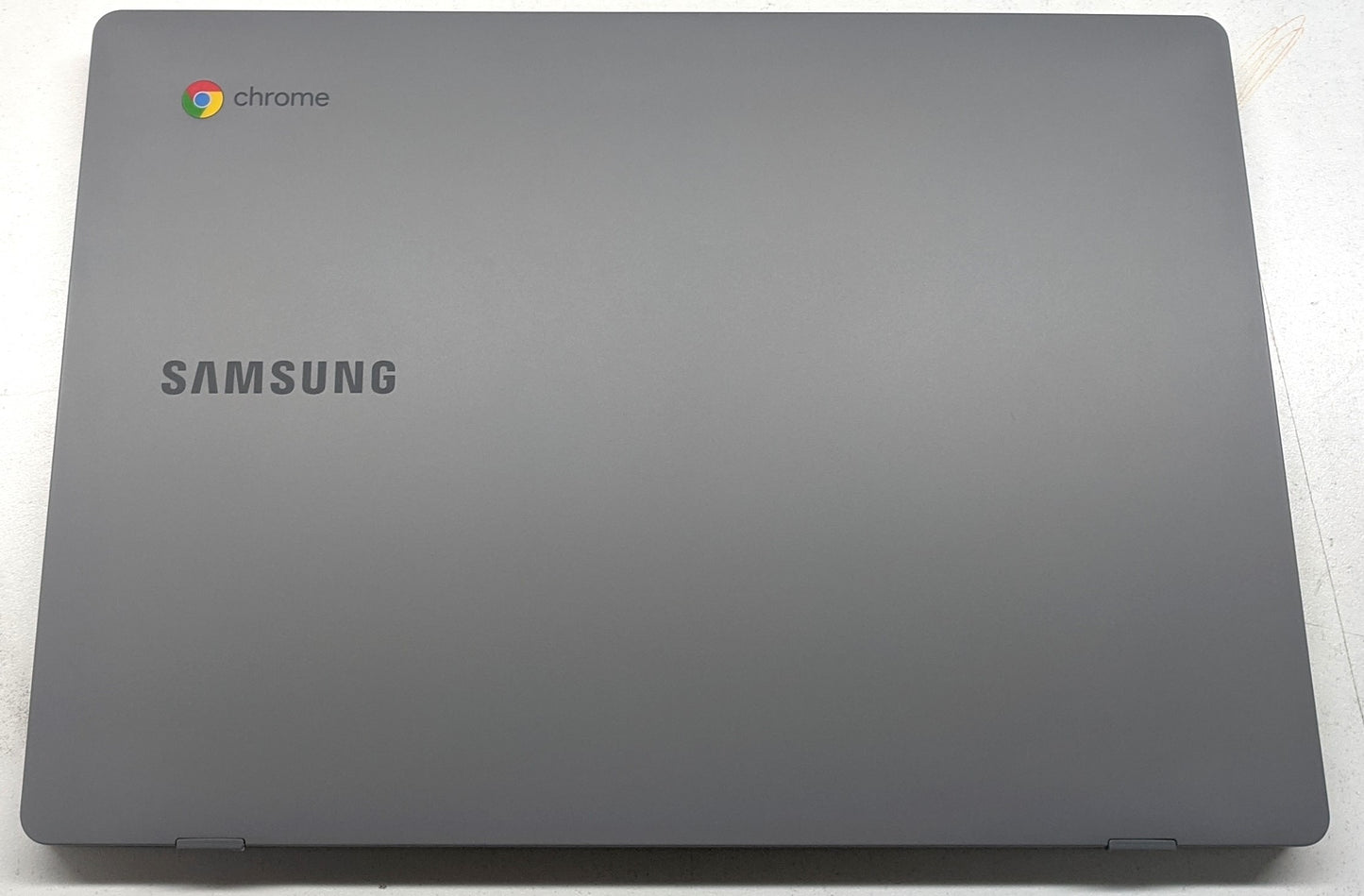 SAMSUNG CHROMEBOOK 310XBA-K04 C-N4000 4GB RAM 16GB SSD-SCRATCHED