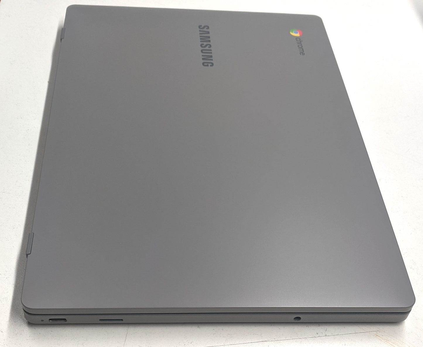 SAMSUNG CHROMEBOOK 310XBA-K04 C-N4000 4GB RAM 16GB SSD-SCRATCHED