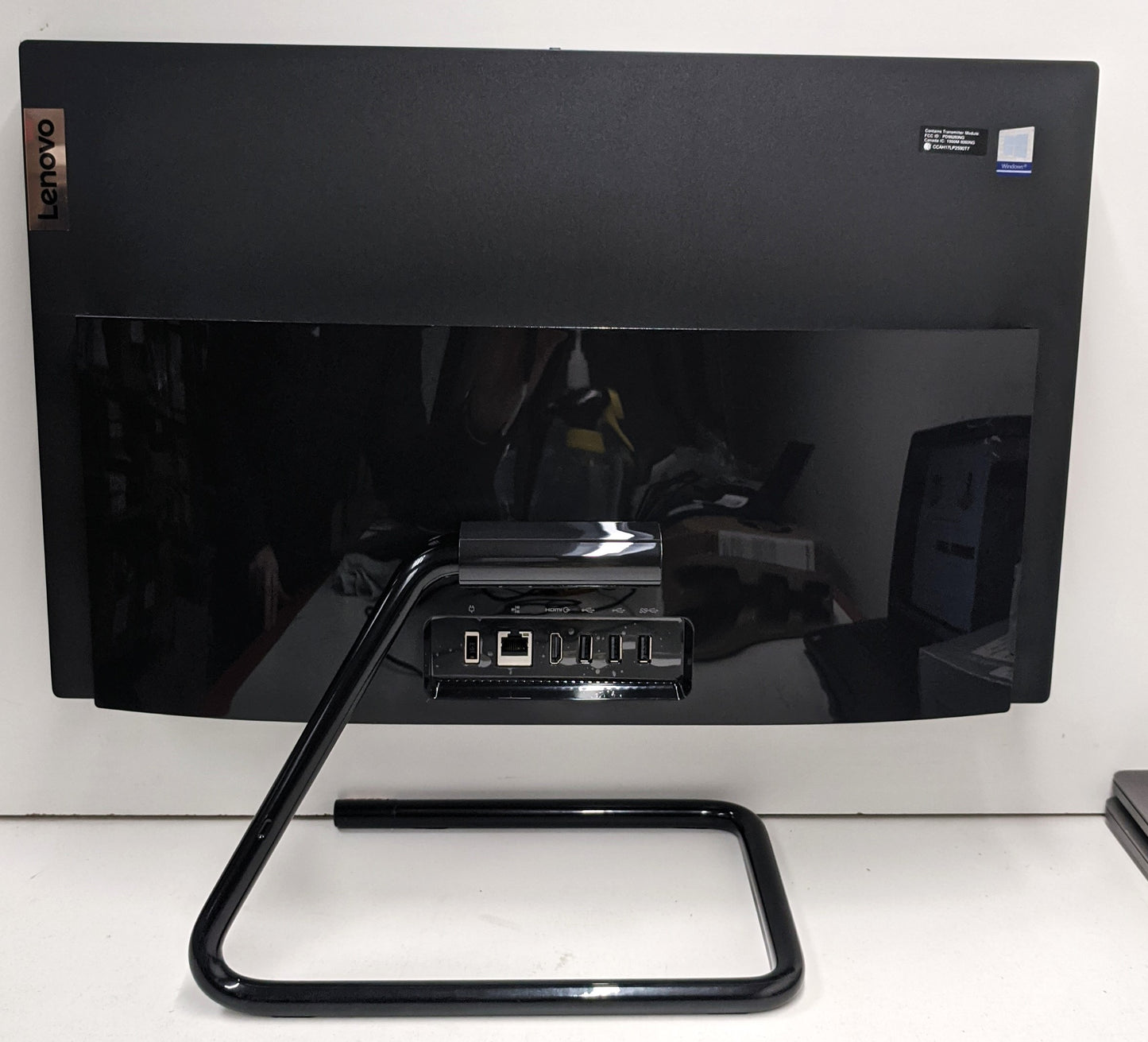 LENOVO IDEACENTRE AIO 3 22IMB05 PG-N6400T 4GB RAM 1TB HDD-SCRATCHED