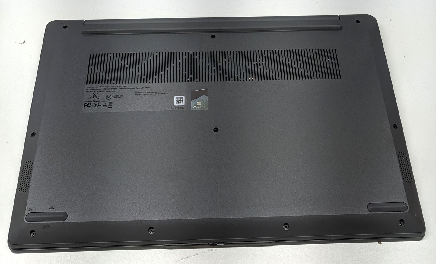 LENOVO IDEAPAD 3 15IAU7 15.6 I5-1235U 8GB 256GB SDD-SCRATCHED