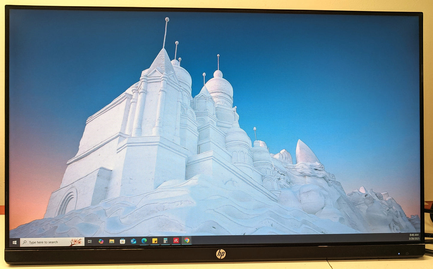 HP P24V G4 24" CLASS FULL HD LCD MONITOR