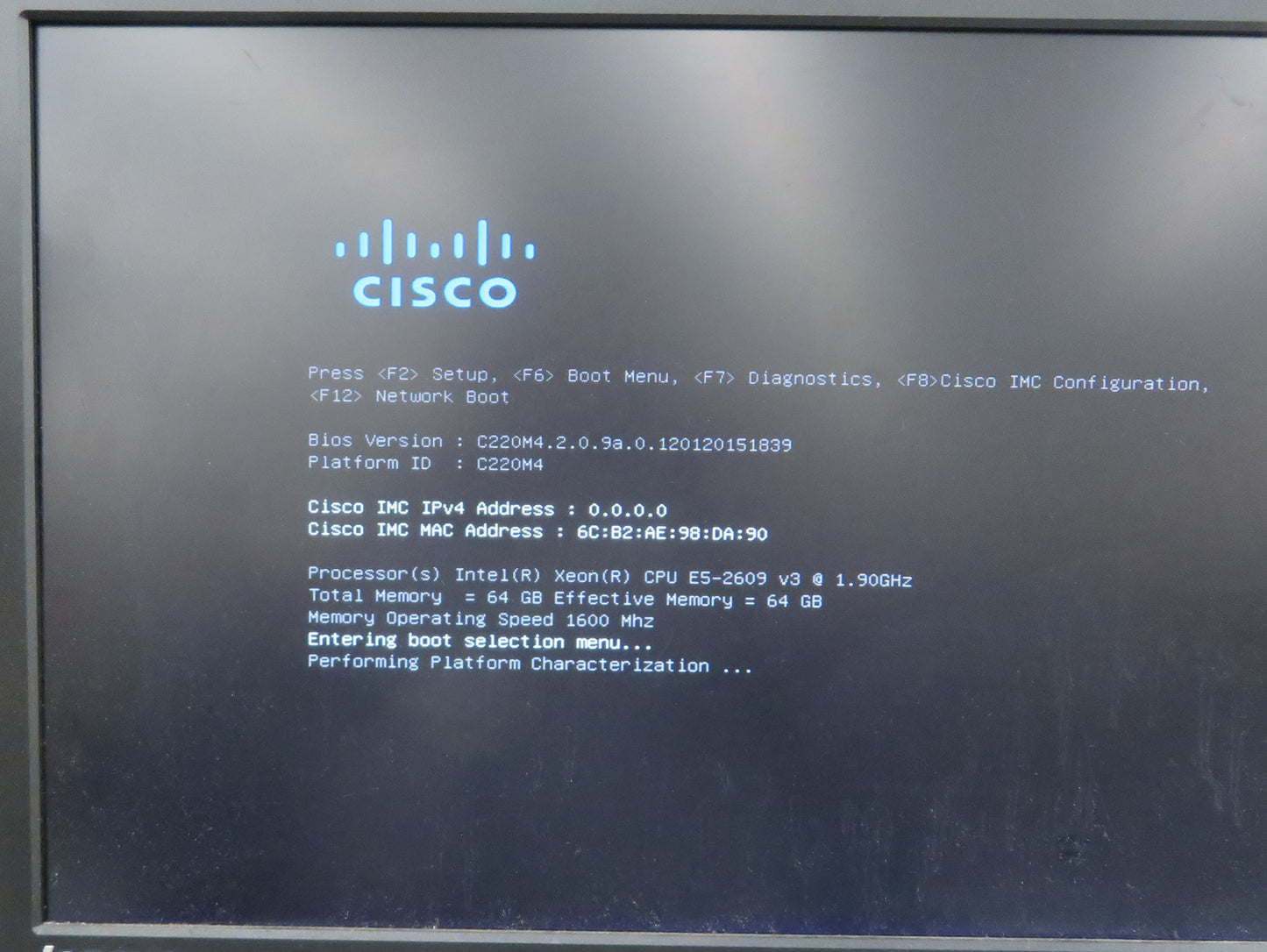 Cisco UCS-C220-M4 Xeon E5-2609v3@1.9GHz(x2) 64GB RAM 240GB 600GB(x2) 770W(x2)
