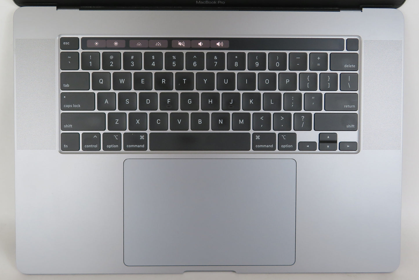 Apple MacBook Pro 2019 16in A2141 i7-9750H 2.6GHz 16GB RAM 512GB Sequoia 5300M