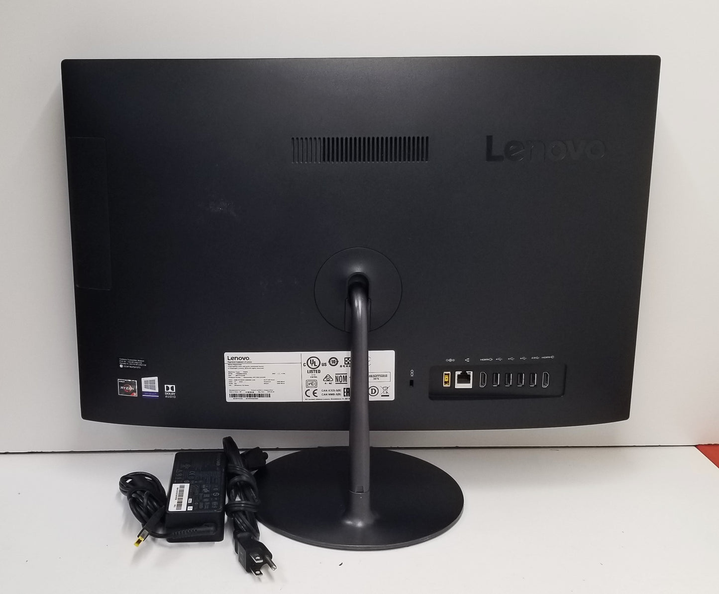 Lenovo IdeaCentre™ 520 All-In-One PC, 23.8 In R3-2200GE, 8GB, 1TB