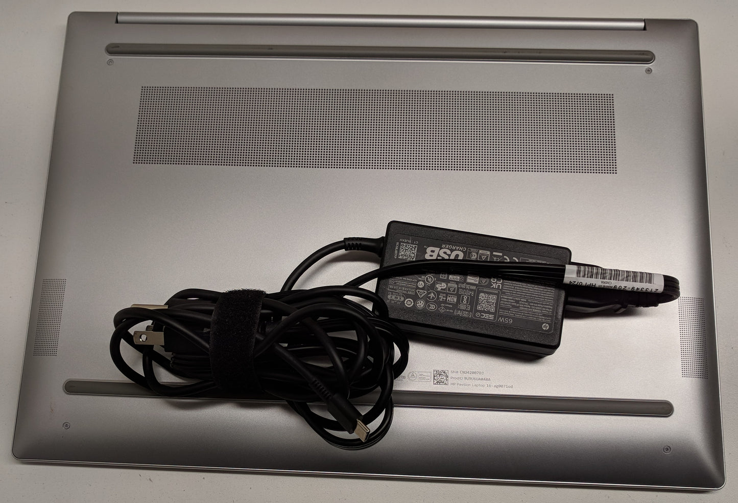 HP-16AG00170D PAVILION R7-8840U, 16GB, 512GB