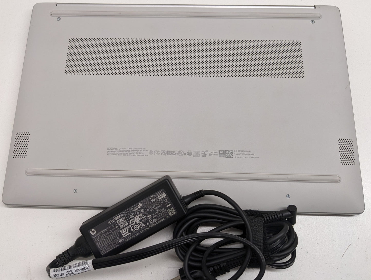 HP 15-FC0013OD R3-7320U, 8GB, 256GB
