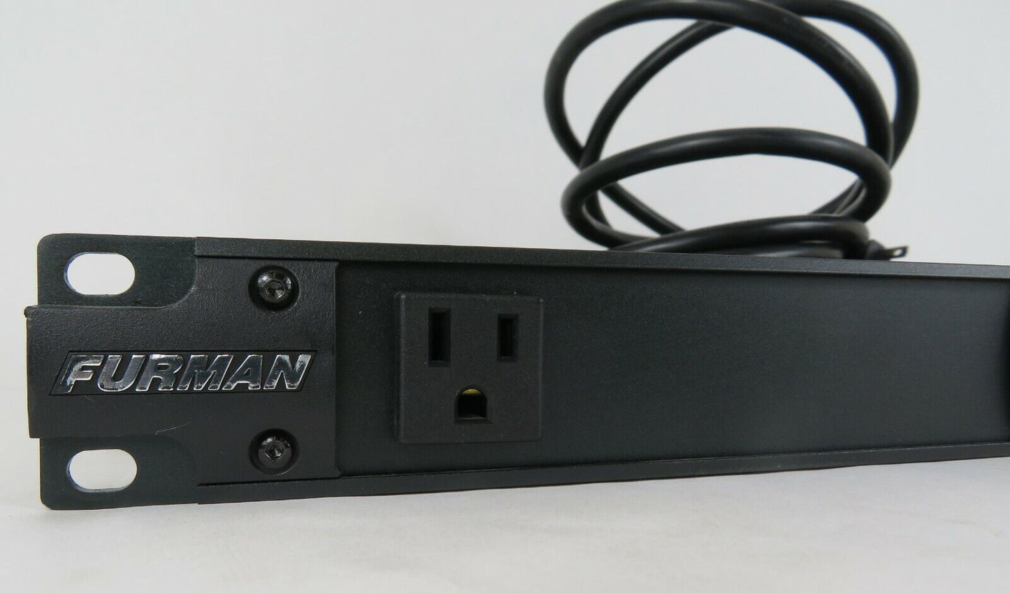 Furman P-8 Pro C 20-amp Power Line Conditioner & Surge Protector, 9 Outlets, 1RU