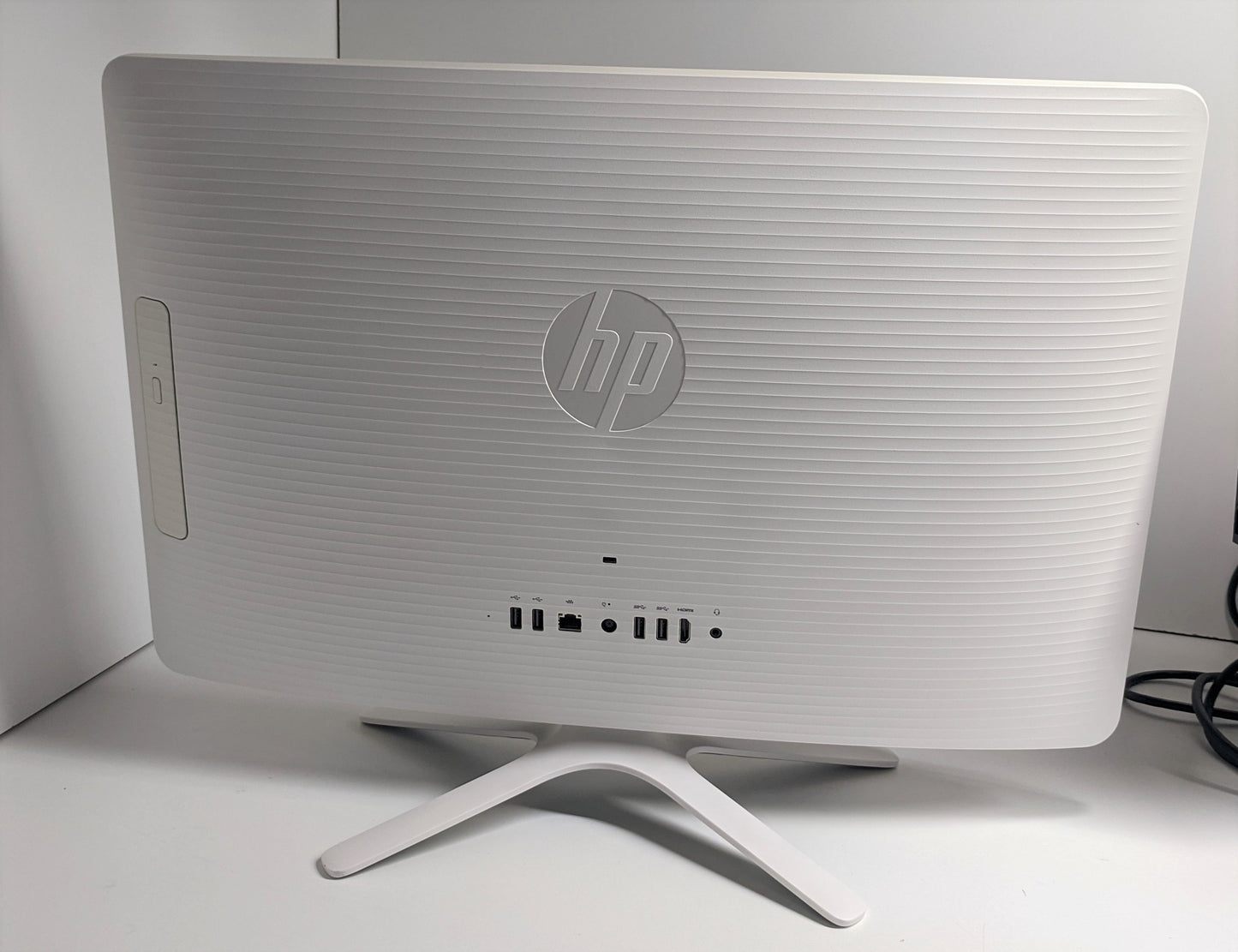 HP All-In-One PC TPC-Q033-24 A8-7410, 2.2GHz, 8GB RAM, 1TB