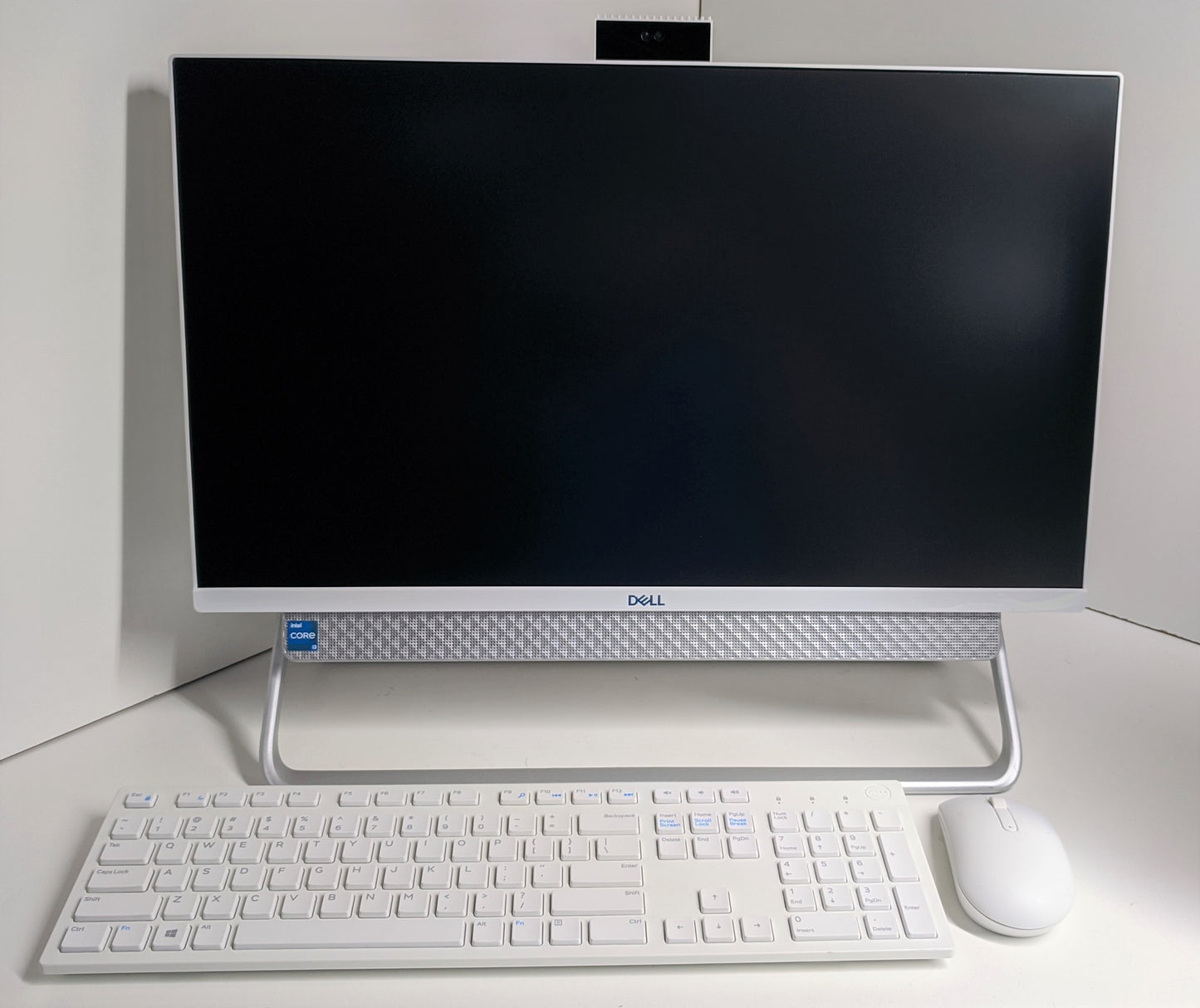 DELL INSPIRON 24 AIO 23.8" FHD i3-1115G4@3GHz, 8GB RAM, 256GB SSD-SCRATCHED