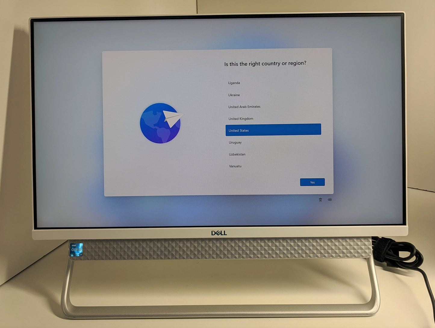 DELL INSPIRON 24 AIO 23.8" FHD i3-1115G4@3GHz, 8GB RAM, 256GB SSD-SCRATCHED