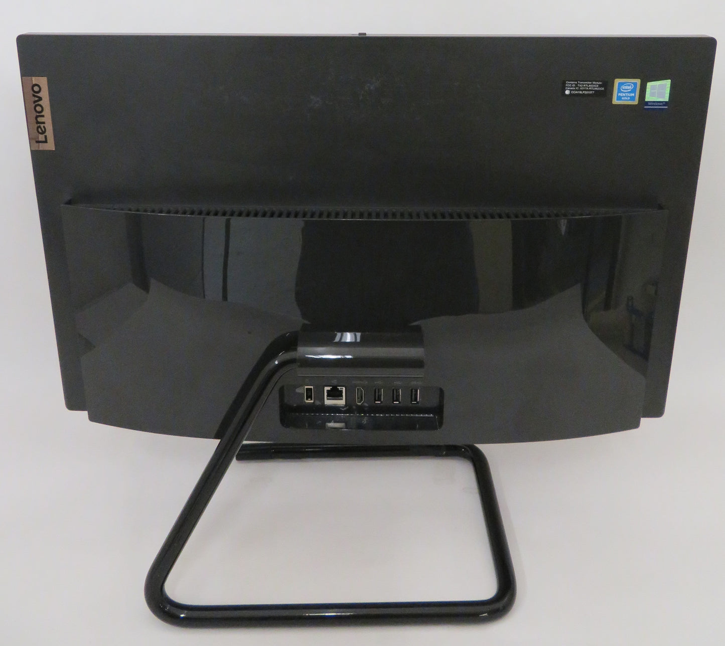 Lenovo IdeaCentre AIO 3 21.5" Intel Pentium Gold G6400T 4GB RAM 1TB W11 H