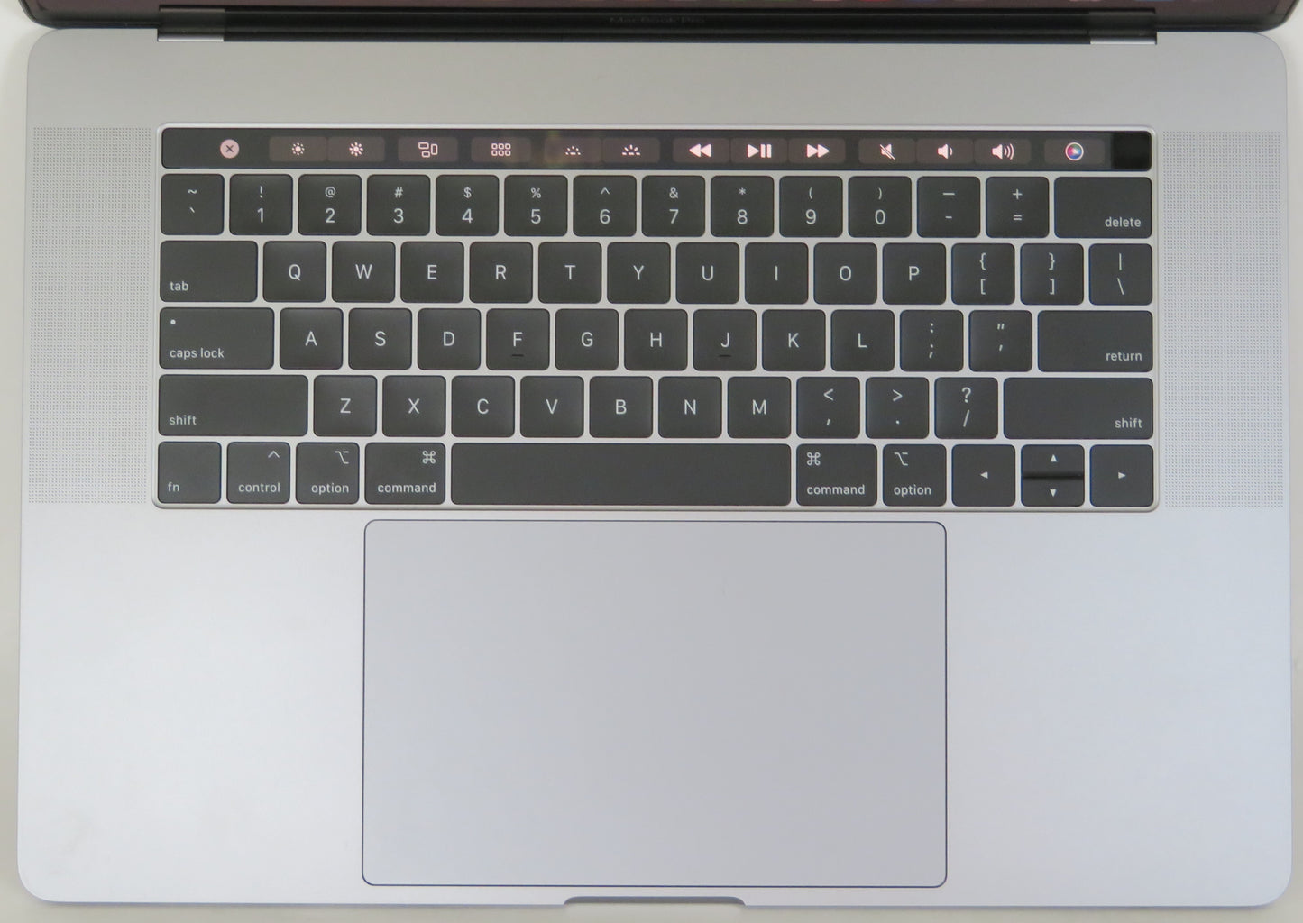 Apple Macbook Pro 2019 A1990 15in Retina 555X i7-9750H@2.4GHz 16GB 512GB Sonoma
