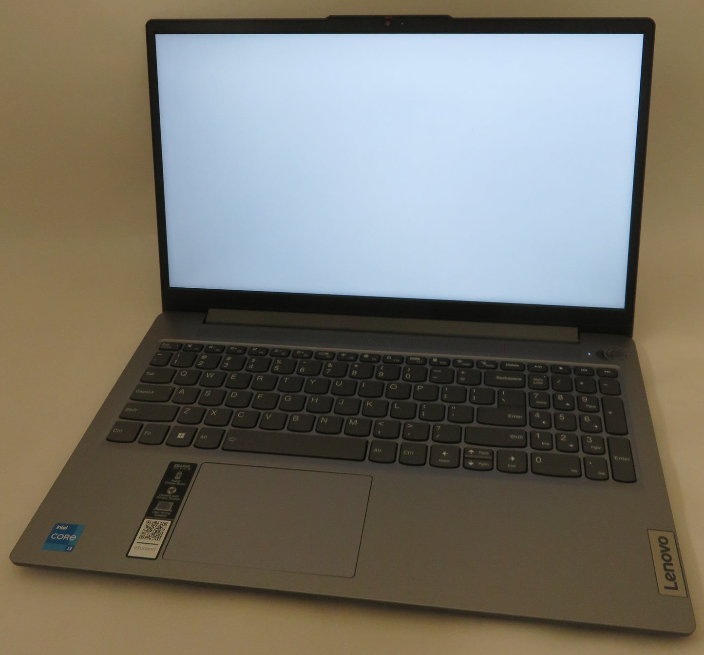 Lenovo IdeaPad Slim 3 15IRU8 i3 1305U 1.6GHz 8GB RAM 256GB Windows 11