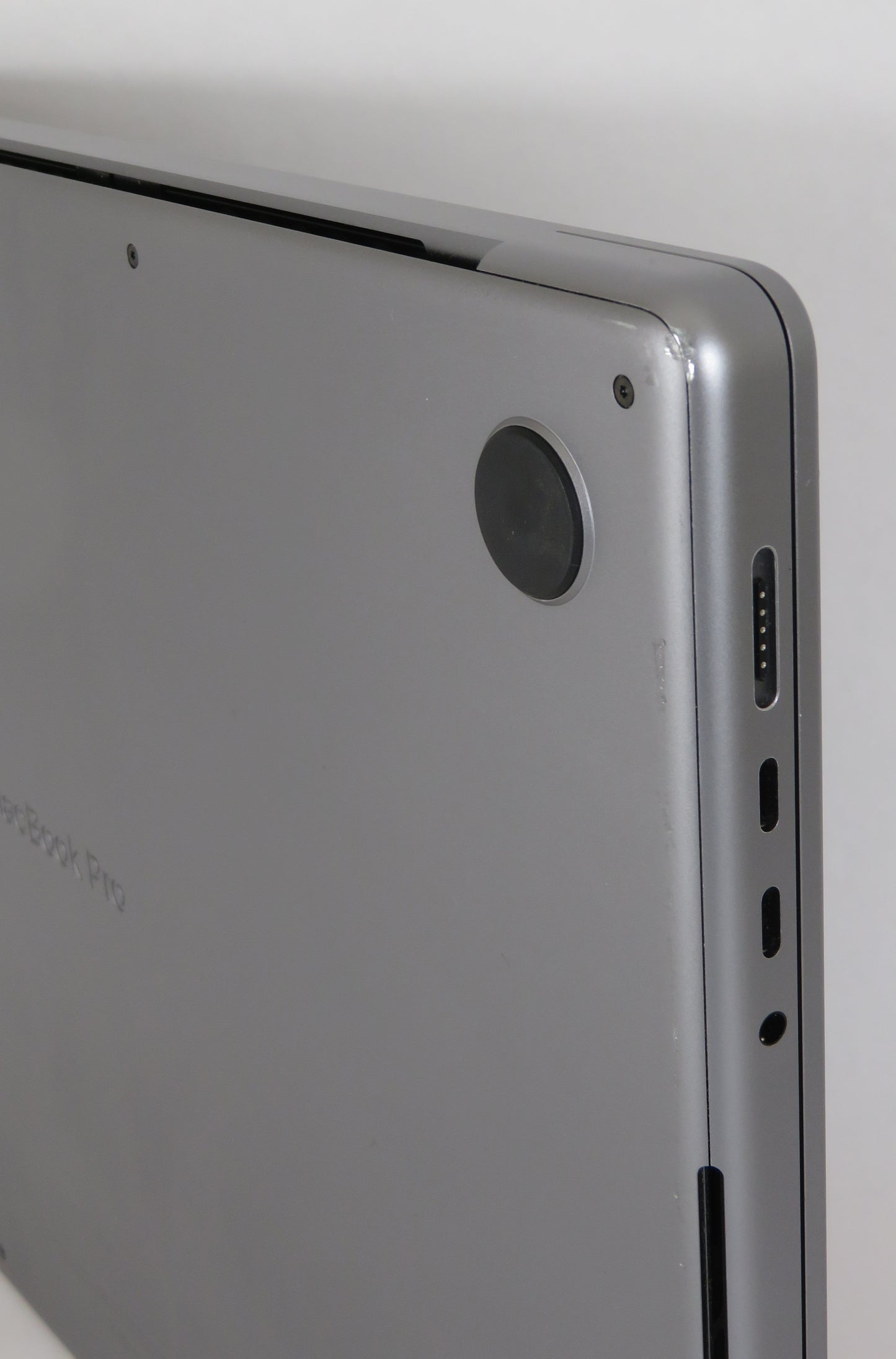 Apple Macbook Pro 2021 16in Retina XDR M1 Pro 16GB RAM 512GB macOS A2485