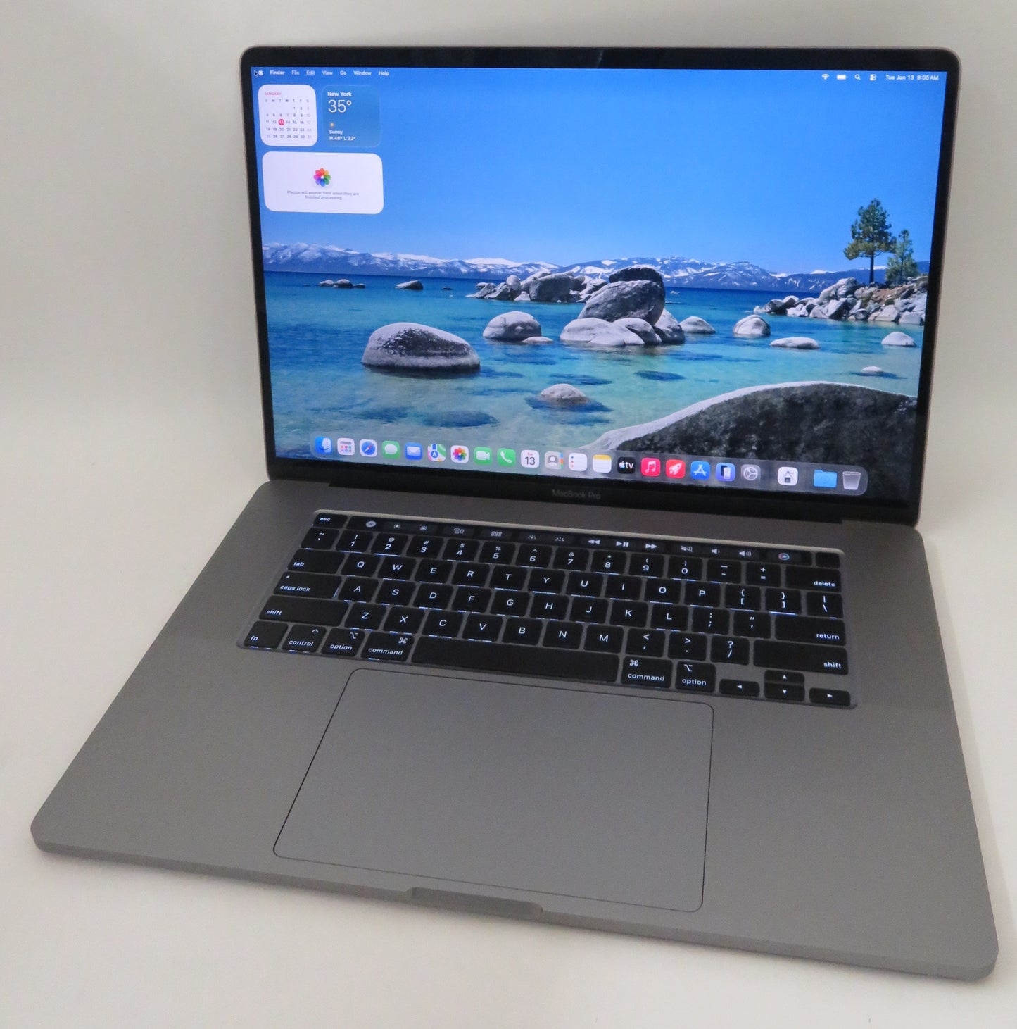 Apple MacBook Pro 2019 16in A2141 i9 9980HK 2.4GHz 16GB RAM 512GB macOS 5300M