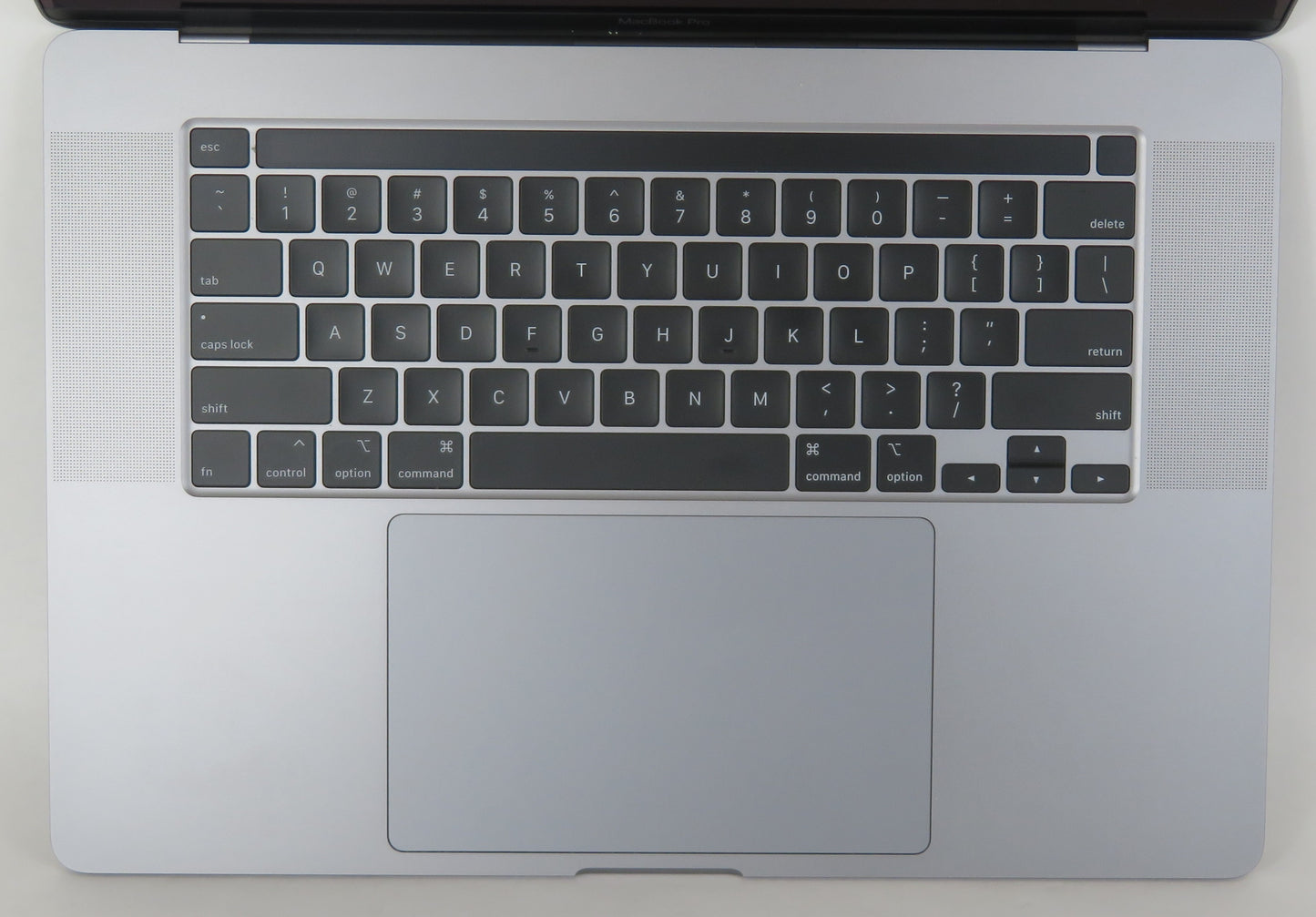 Apple MacBook Pro 2019 16in A2141 i9 9980HK 2.4GHz 16GB RAM 512GB macOS 5300M