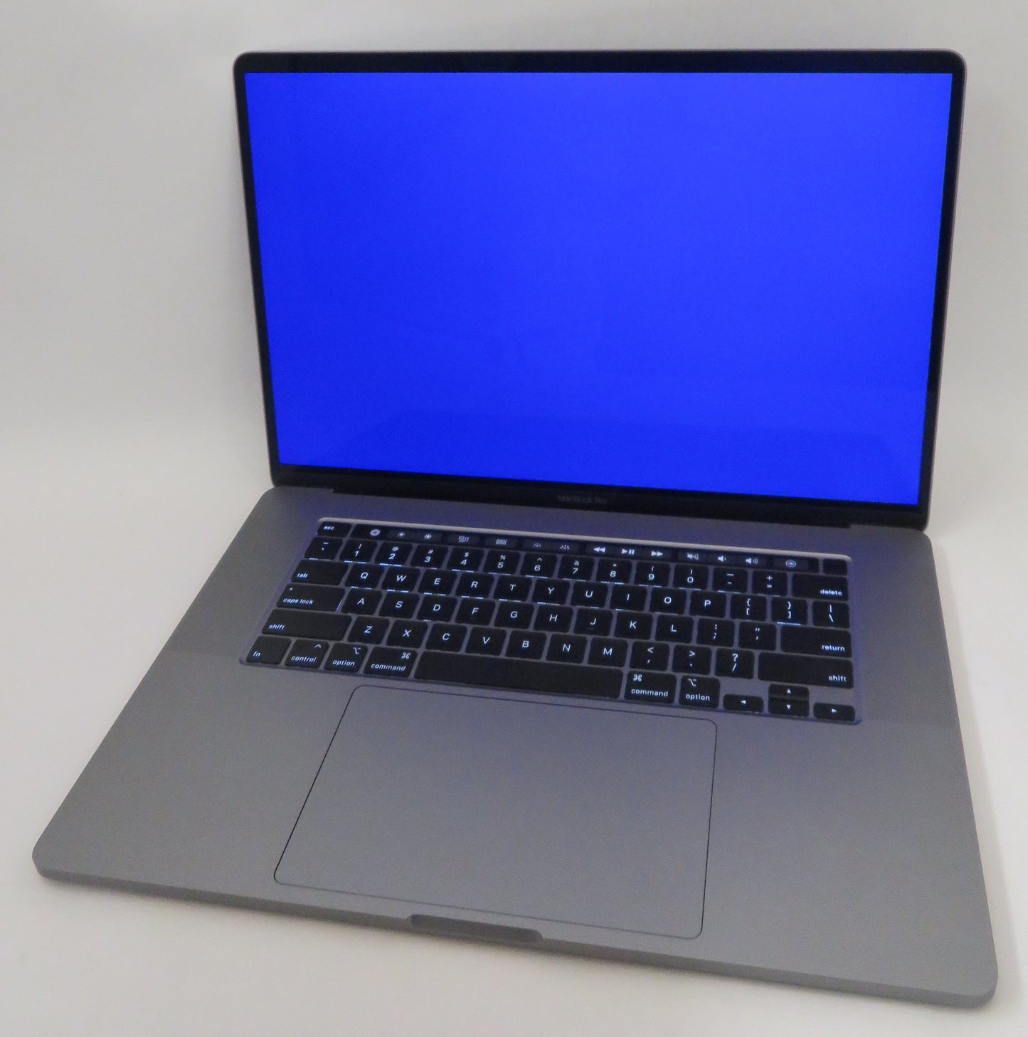 Apple MacBook Pro 2019 16in A2141 i9 9980HK 2.4GHz 16GB RAM 512GB macOS 5300M
