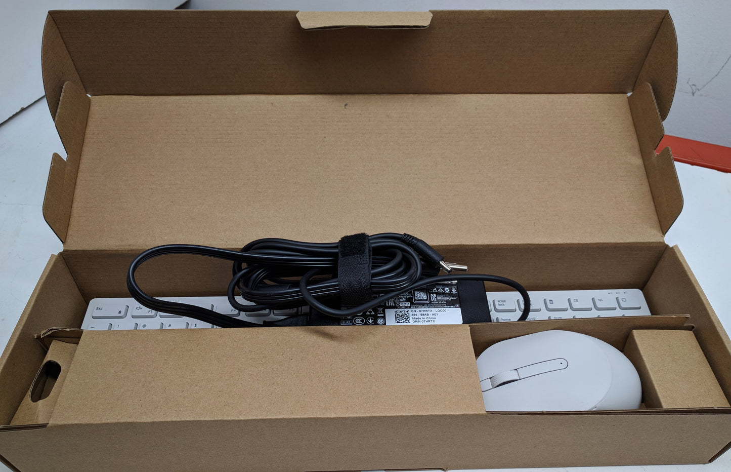 DELL INSPIRON 24 5420 23.8in i3-1315U 8GB RAM 512GB SSD