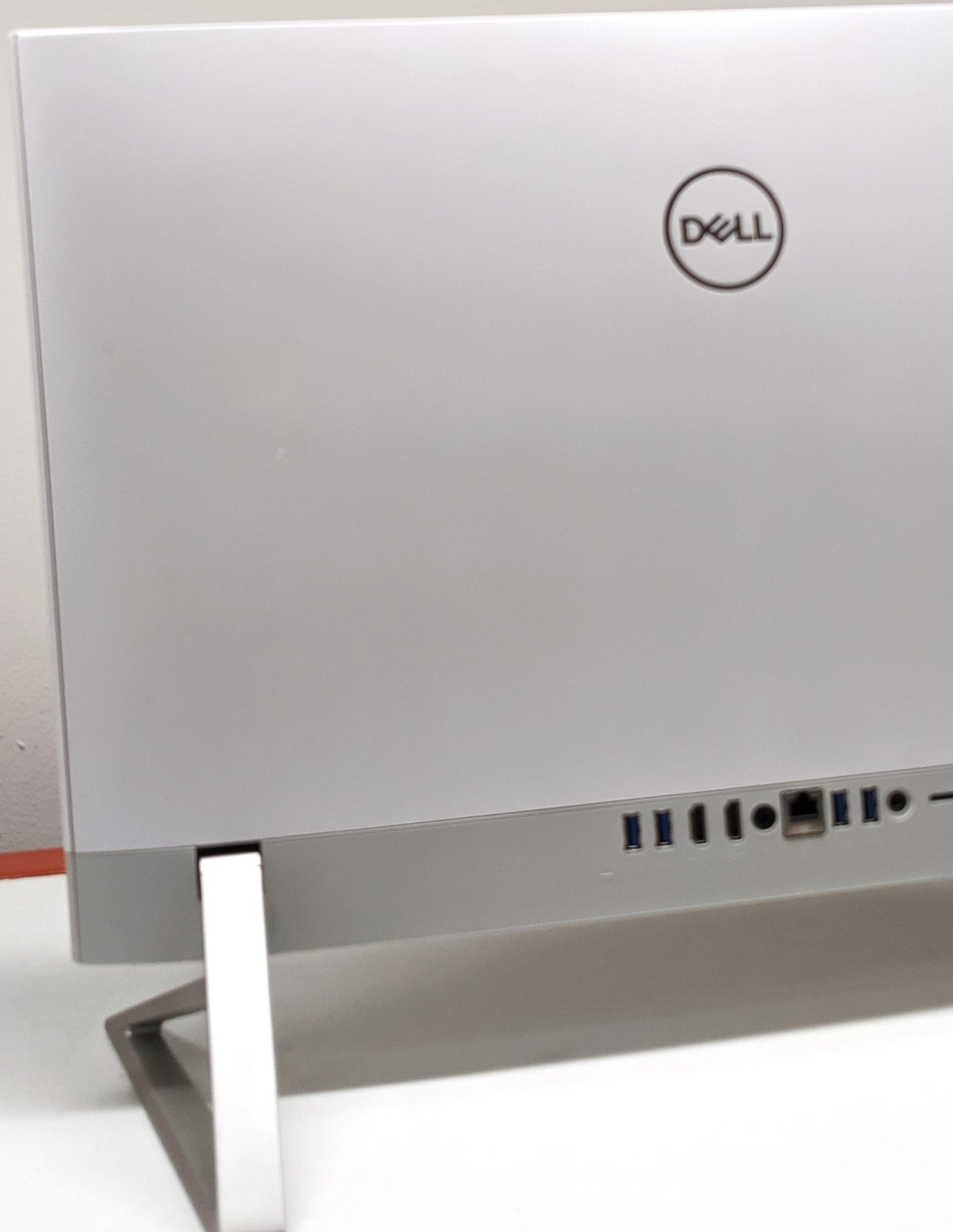 DELL INSPIRON 24 5410 23.8in i3-1215U 8GB RAM 256GB SSD