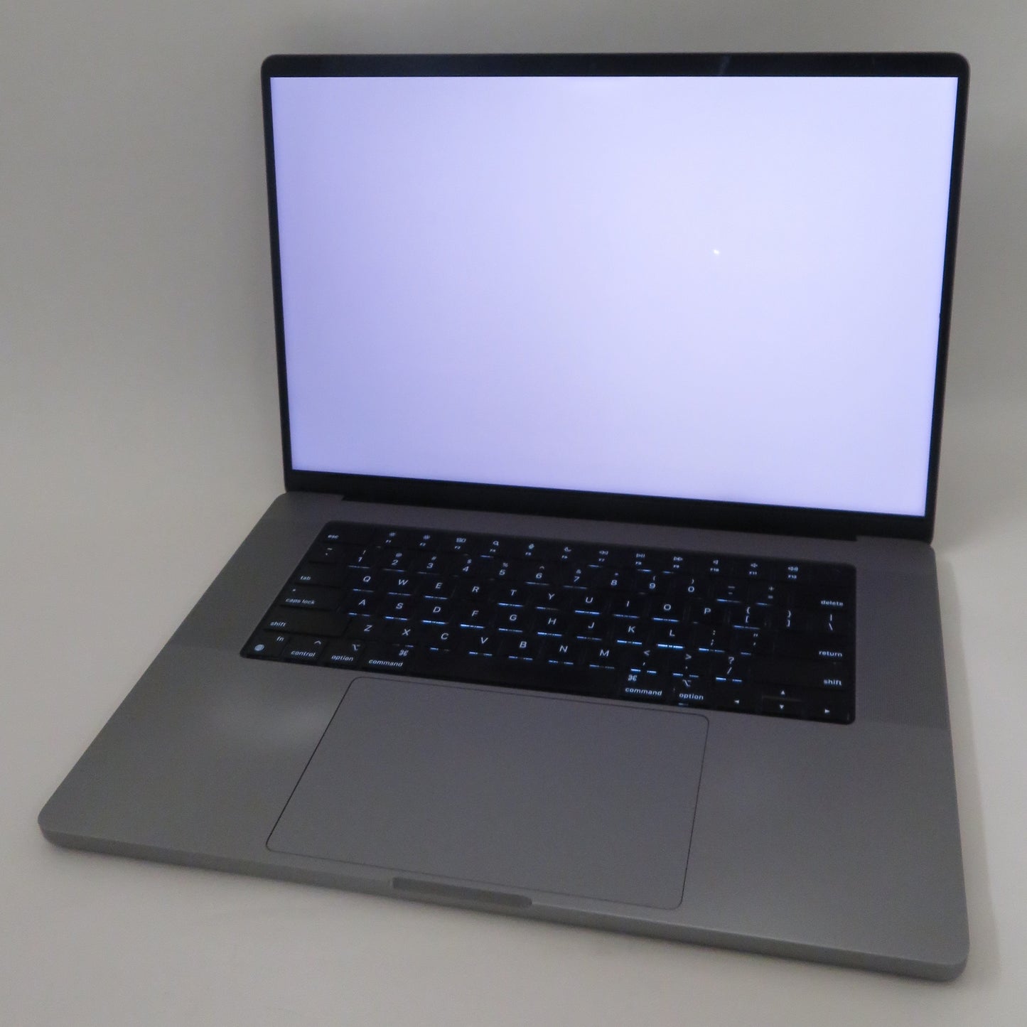 Apple Macbook Pro 2021 16in Retina XDR M1 Pro 16GB RAM 512GB macOS A2485