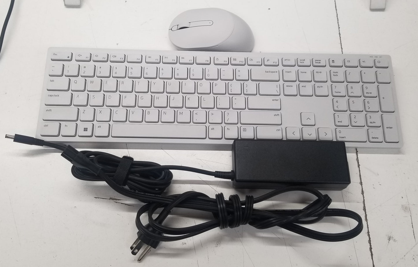 DELL INSPIRON 24 5420 i3-1215U, 8GB, 512GB