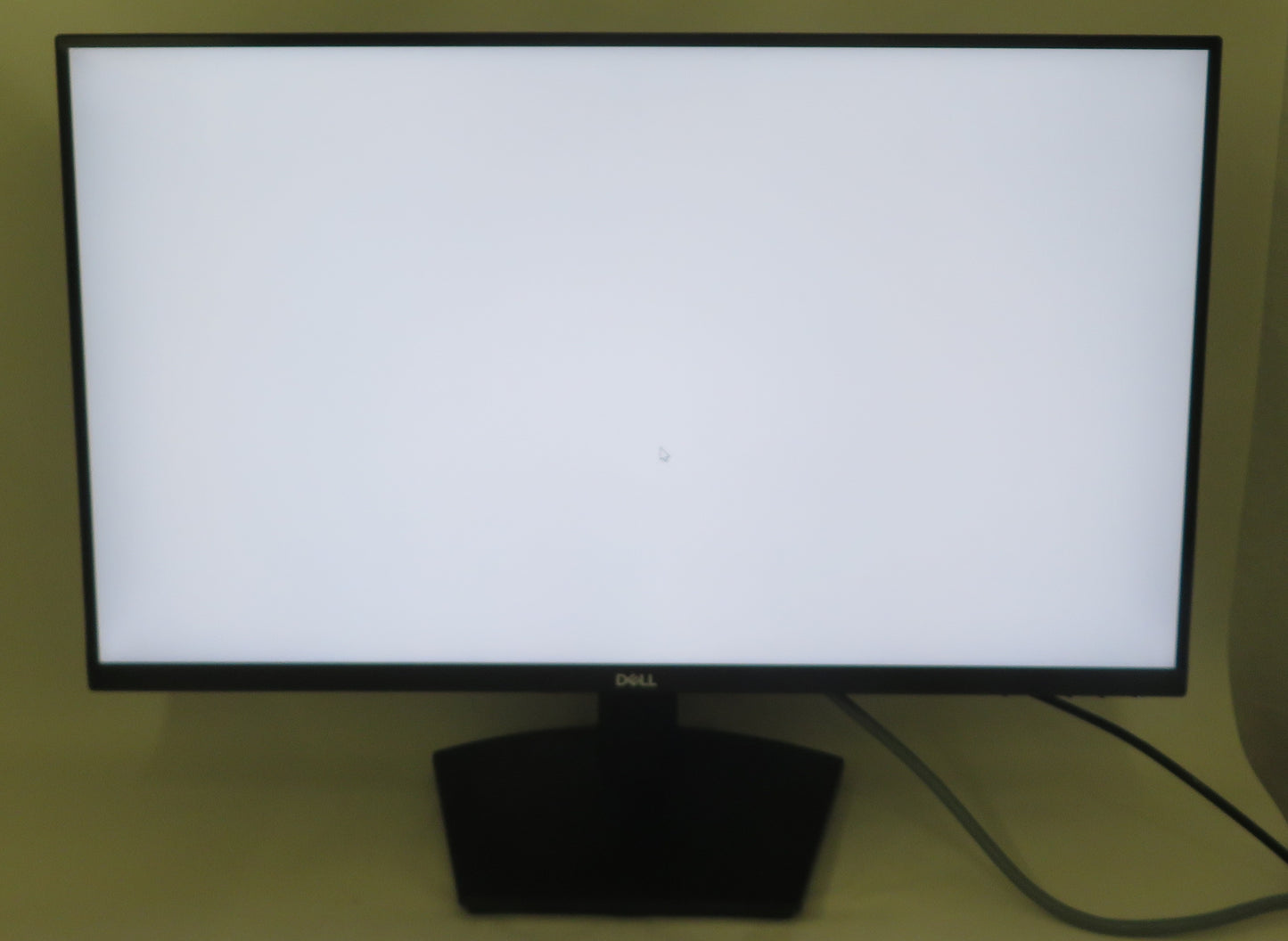 Dell SE2723DS 27" QHD Monitor, AMD FreeSync