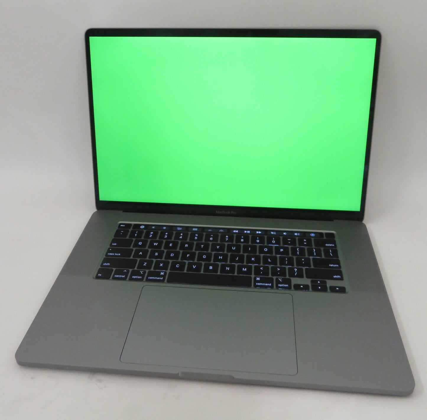 Apple MacBook Pro 2019 16in A2141 i9 9880H 2.3GHz 32GB RAM 1TB macOS 5500M