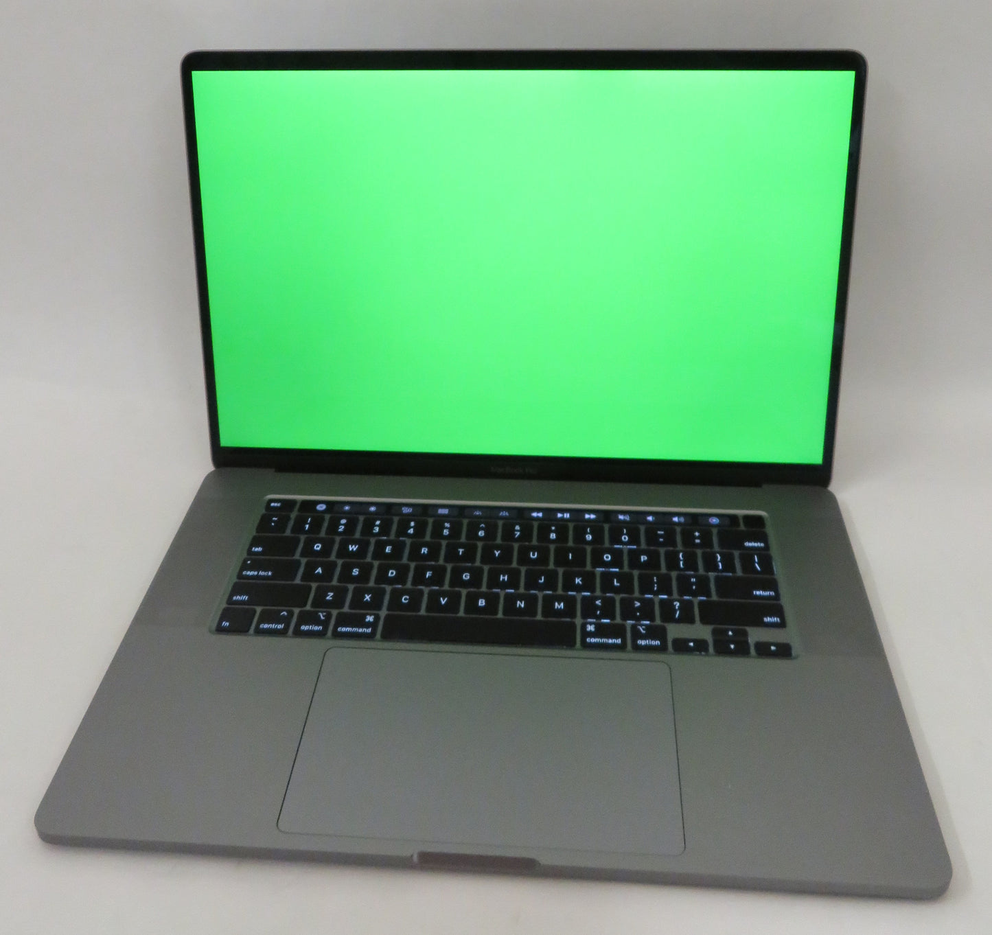 Apple MacBook Pro 2019 16in A2141 i7 9750H 2.6GHz 16GB RAM 512GB macOS 5300M