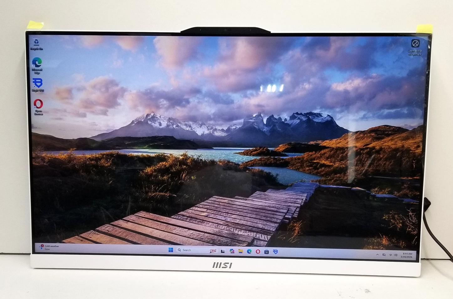 MSI MODERN AM242 11M 23.8 IN  PG-7505, 4GB, 128GB