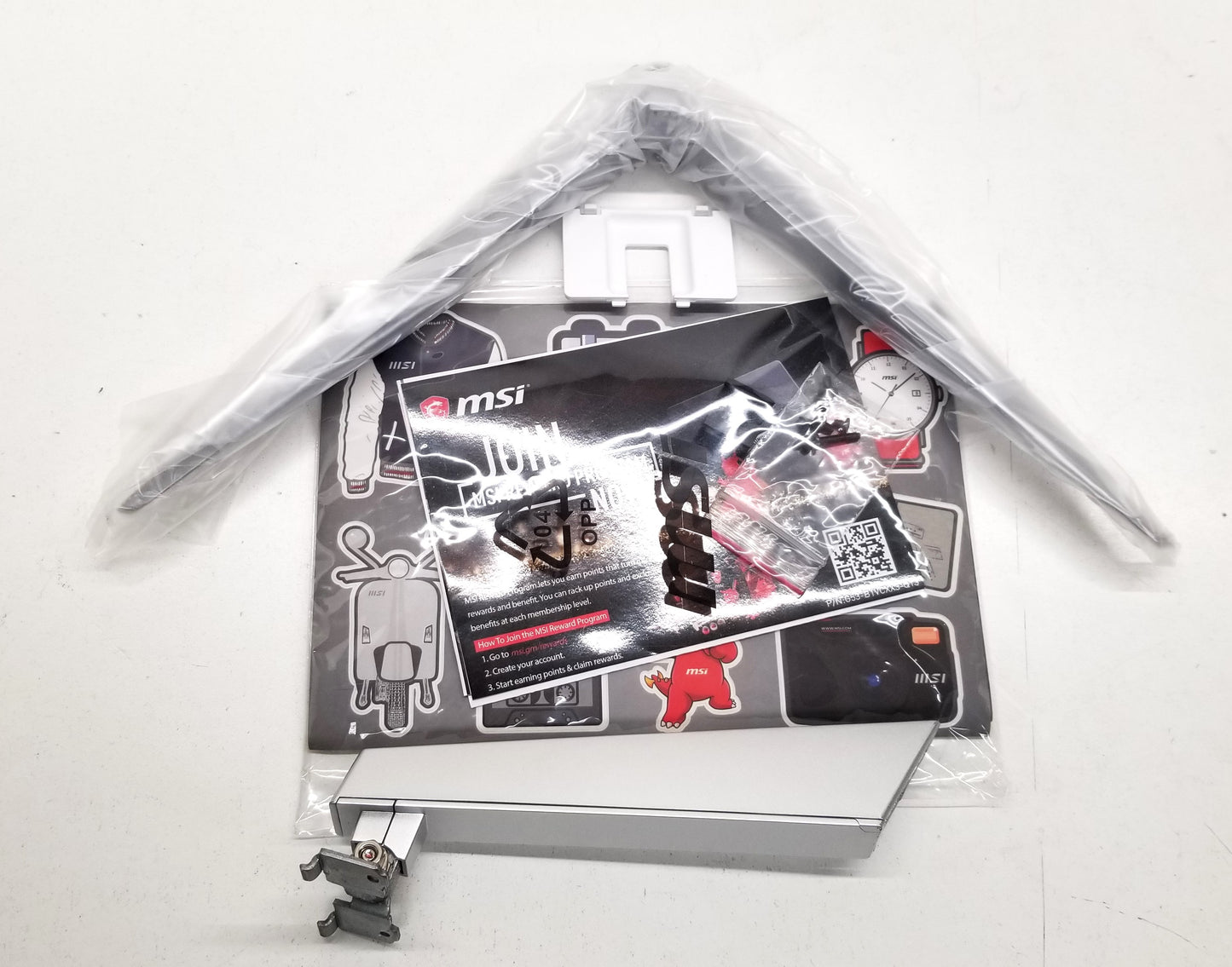 MSI MODERN AM242 11M 23.8 IN  PG-7505, 4GB, 128GB