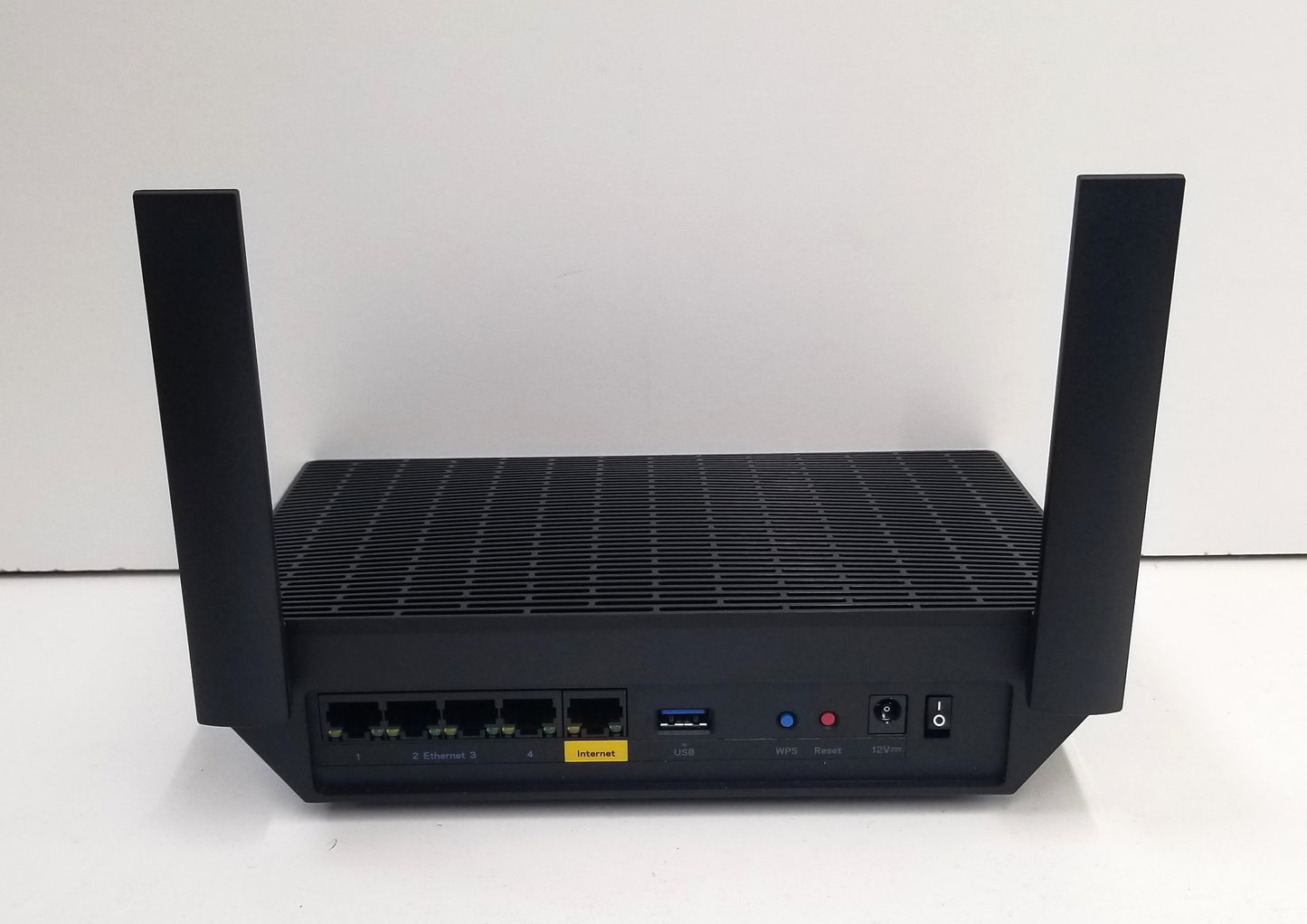 Linksys Max-Stream™ MR7350 Wireless-AX Wi-Fi 6 Router