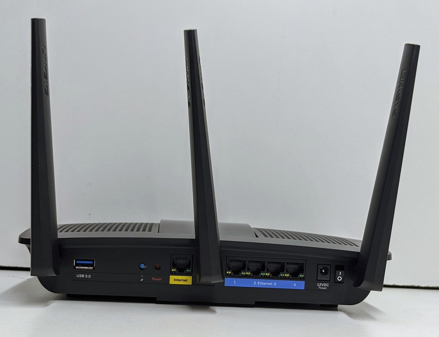 LINKSYS AC1900 EA7450 DUAL-BAND WIFI 5 ROUTER