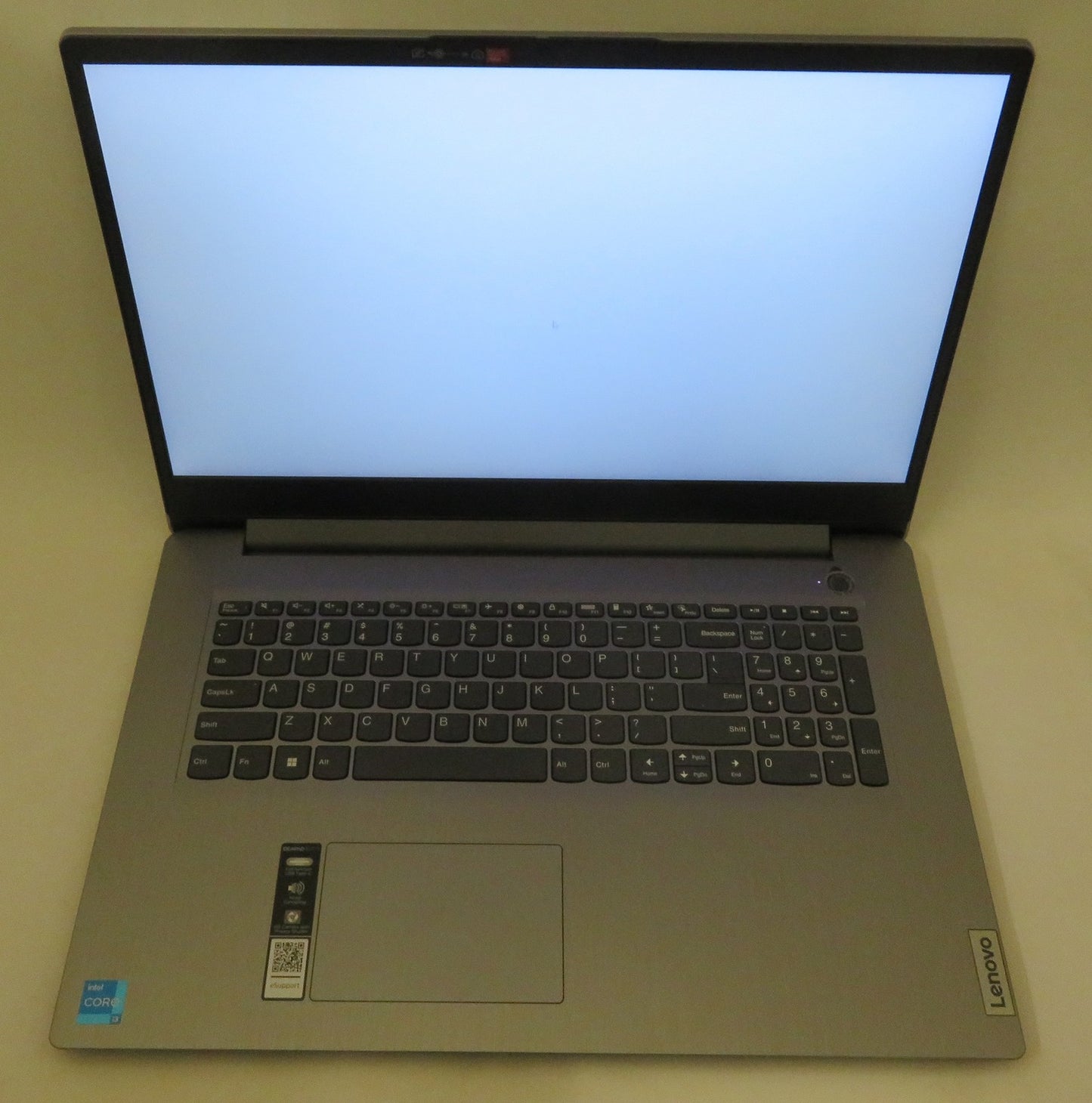 Lenovo IdeaPad 3 17IAU7 i3 1215U@1.2GHz 8GB 256GB Win 11