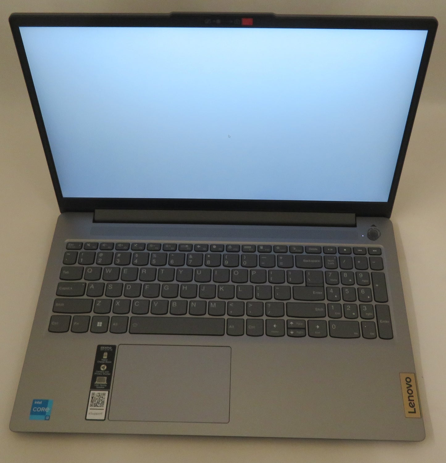 Lenovo IdeaPad Slim 3 15IRU8 i3 1305U 1.6GHz 8GB RAM 256GB Windows 11