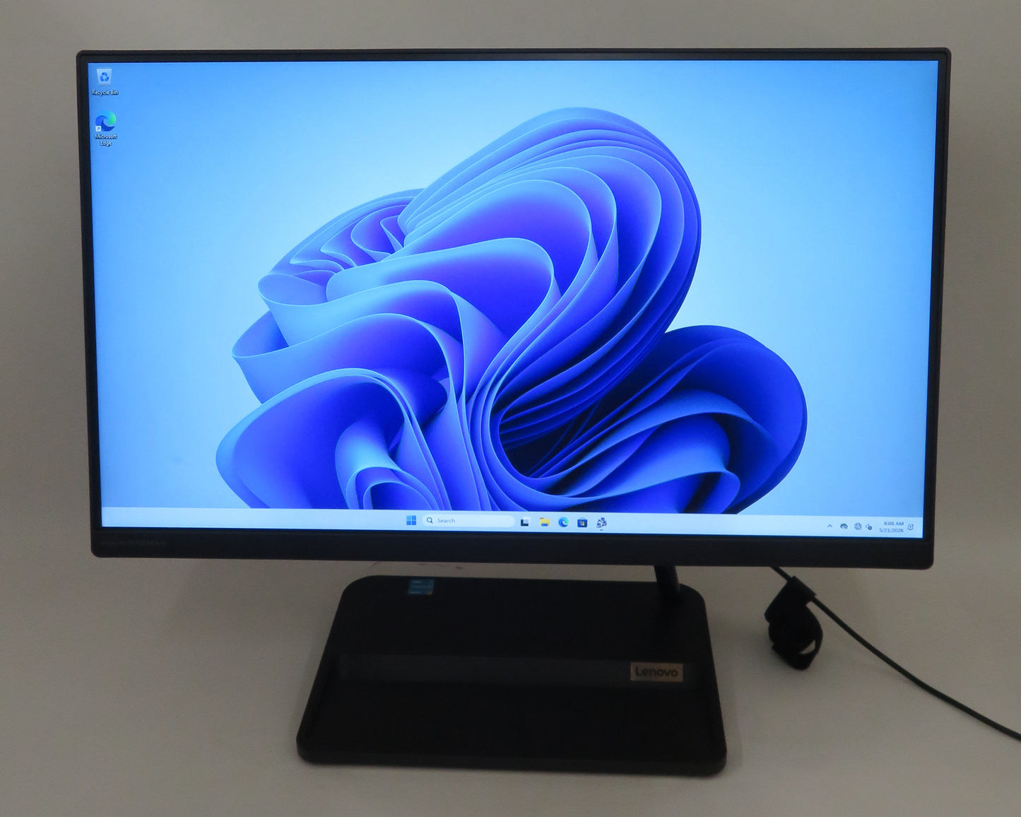Lenovo IdeaCentre AIO 3 22IAP7 21.5in Pentium 8505 1.2GHz 4GB Ram 256GB W11H