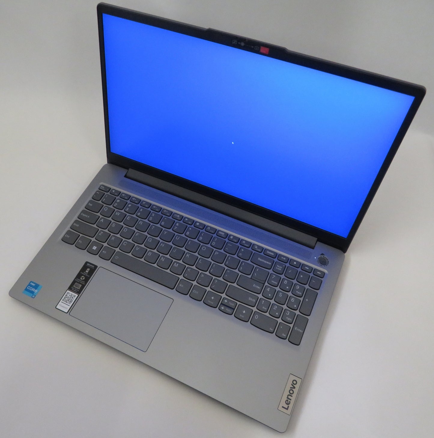 Lenovo IdeaPad Slim 3 15IRU8 i3 1305U 1.6GHz 8GB RAM 256GB Windows 11
