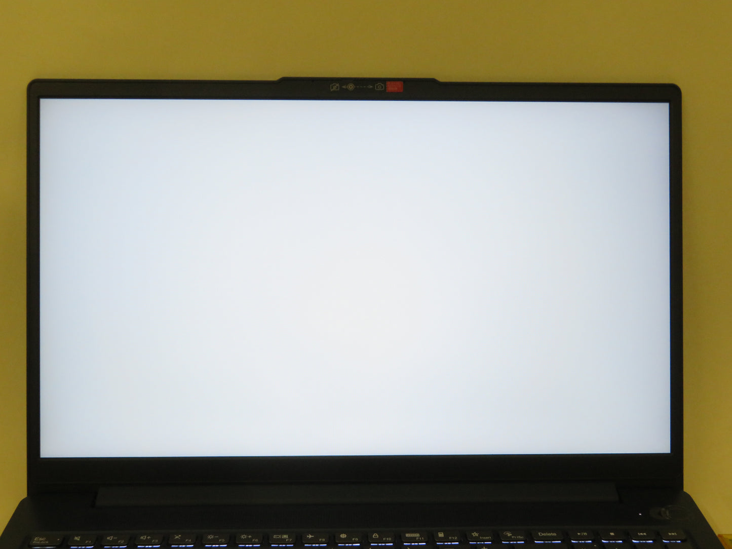 Ideapad Slim 3 15ABR8 15.6in FHD AMD Ryzen 7 7730U 2GHz 16GB RAM 512GB SSD
