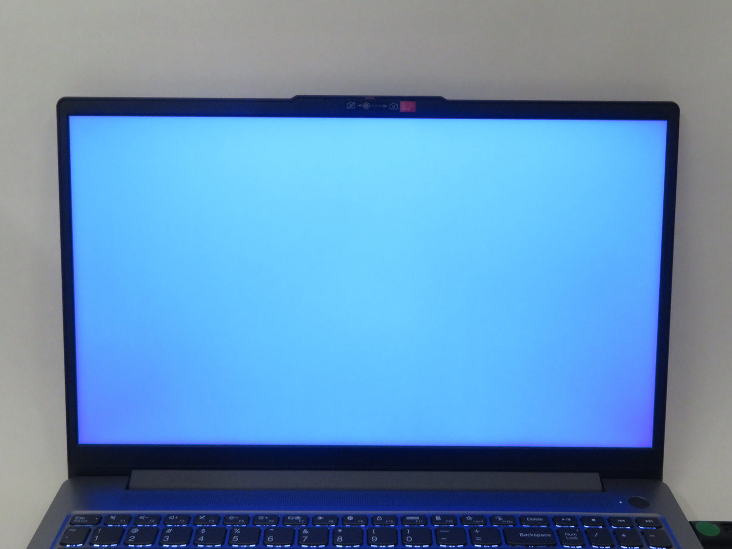 Ideapad Slim 3 15IRU9 15.6in FHD Intel Core 5 120U 1.4GHz 8GB RAM 256GB SSD
