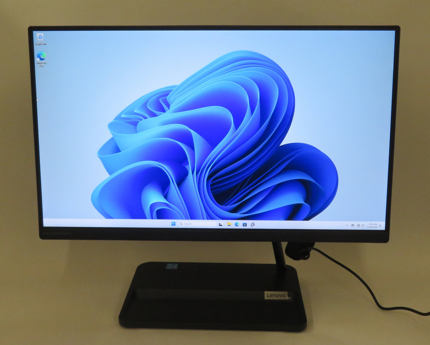 Lenovo IdeaCentre AIO 3 22IAP7 21.5in Pentium 8505 1.2GHz 4GB Ram 256GB W11H