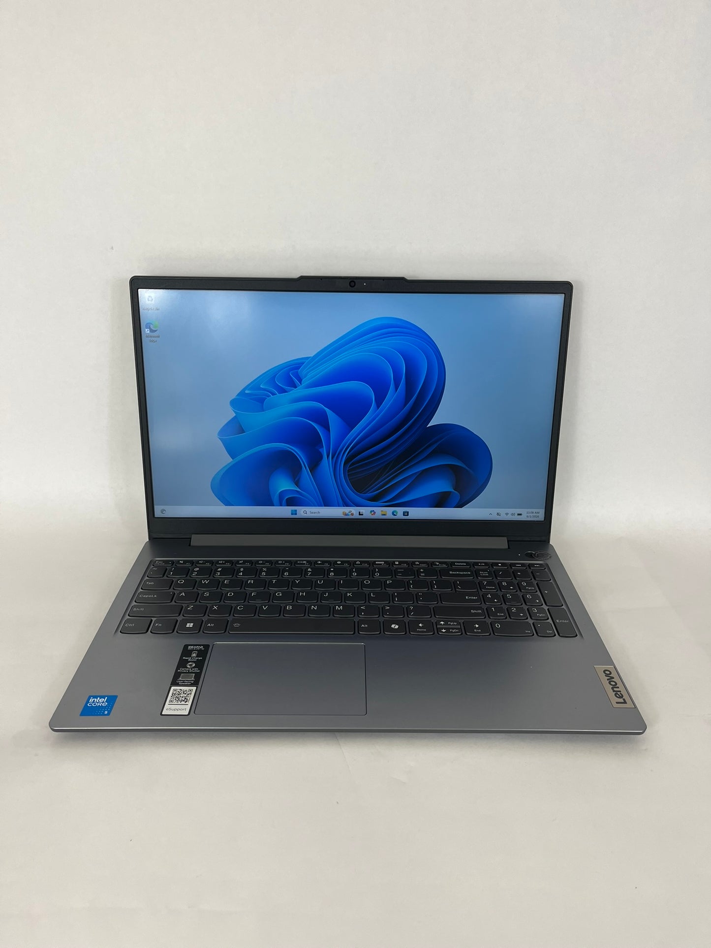 Ideapad Slim 3 15IRU9 15.6in FHD Intel Core 5 120U 1.4GHz 8GB RAM 256GB SSD