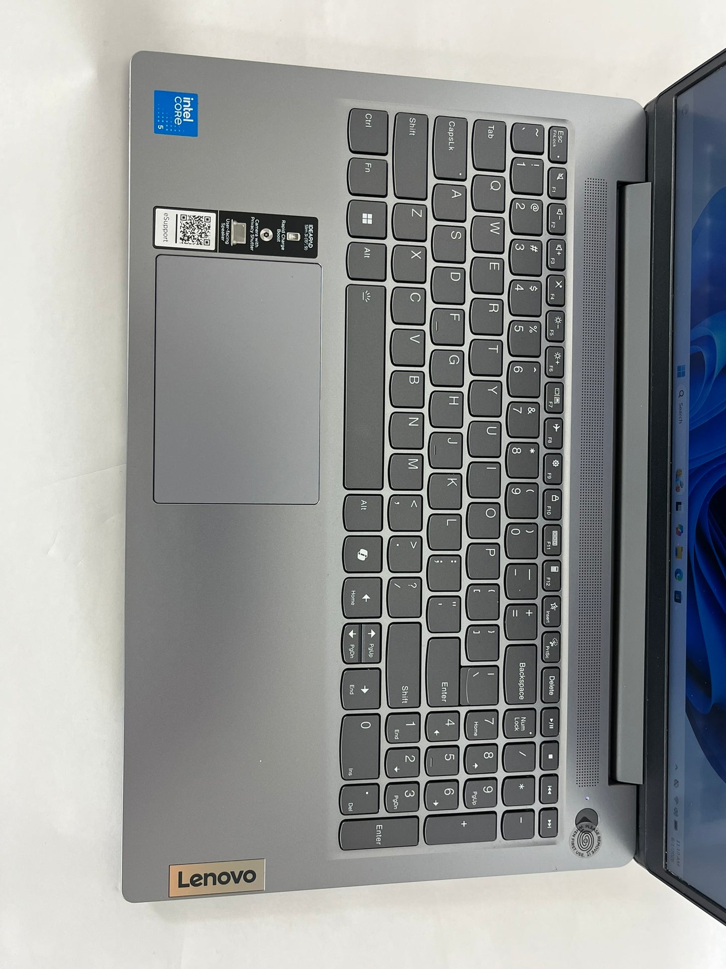 Ideapad Slim 3 15IRU9 15.6in FHD Intel Core 5 120U 1.4GHz 8GB RAM 256GB SSD